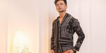 Thomson Sequeira Is Explaining Fashion Closely, Giving Important Tips To People Through Social Media