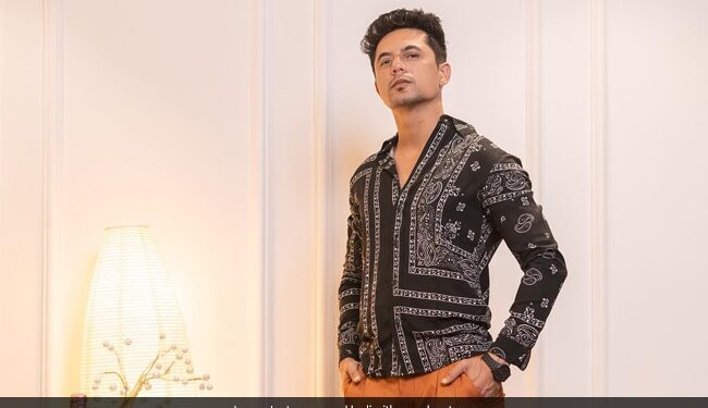 Thomson Sequeira Is Explaining Fashion Closely, Giving Important Tips To People Through Social Media