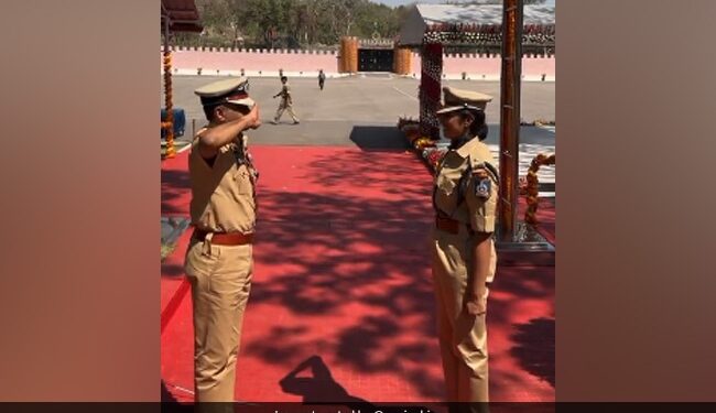 Moment Of Pride, Ips Daughter Salute To His Dgp Father Of Assam Video: Assam DGP GP Singh Salutes IPS Daughter Aishwarya
