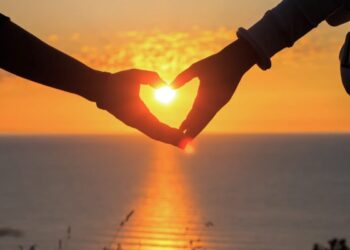 Valentines Day: What Happens When One Falls In Love For The First Time? Read Full Report Ndtv Hindi Ndtv India