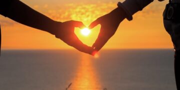 Valentines Day: What Happens When One Falls In Love For The First Time? Read Full Report Ndtv Hindi Ndtv India