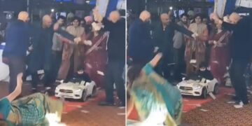 Viral Video Of A Woman Fall Down While Making Video
