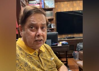 वरुण धवन ने पापा के लिए बनाया स्पेशल हलवा, खाने के बाद डेविड धवन ने दिया मज़ेेदार जवाब