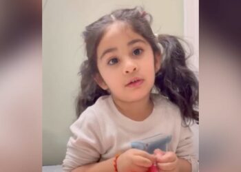 Little Girl Cute Video: Cute Video Of Little Girl Complained About Her Father To Mother Viral On Social Media