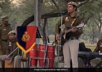 Delhi Police Jawan Teased On The Song Roke Na Ruke Naina In Such A Way That Even Armaan Malik Became Convinced Ndtv Hindi Ndtv India