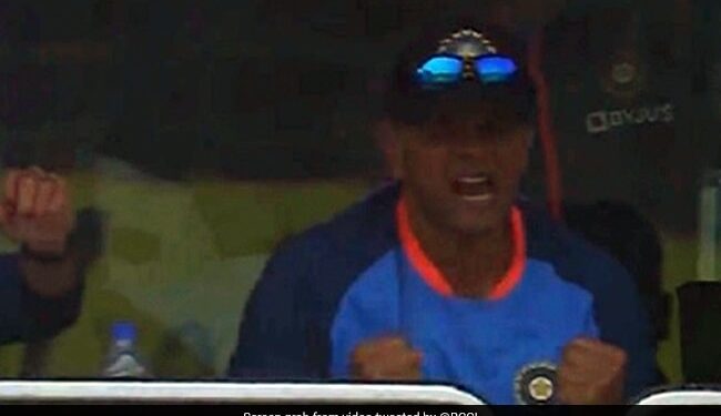 Watch Video Rahul Dravid Reaction Viral After India Won The 2nd Test Match In Delhi Vs Australia