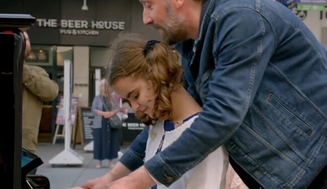 This 13-year-old Girl Cannot See With Her Eyes, But Played Beautiful Tunes On The Piano With Love Ndtv Hindi Ndtv India