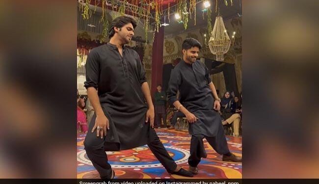 VIRAL VIDEO: Dance Of These Boys Of Pakistan Shadowed On Social Media, Performed Tremendous Dance On Song Oo Antawa Of Film Pushpa – पाकिस्तानी लड़कों ने ऊ अंटावा गाने पर किया जबरदस्त डांस, लोगों ने कहा