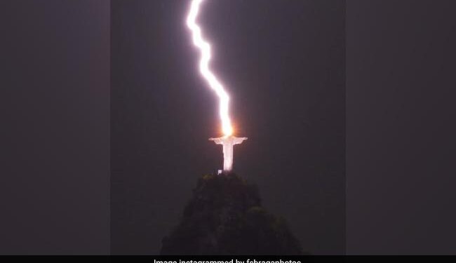 Lightning Strikes Christ The Redeemer Statue In Brazil, Viral Pic Stuns Internet Netizens