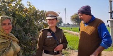 For The First Time After Becoming A Constable, The Daughter Came To Meet Her Parents In Uniform, Both Said – Proud Daughter! Ndtv Hindi Ndtv India – दारोगा बनने के बाद पहली बार वर्दी में मां-पिता से मिलने पहुंची बेटी, दोनों ने कहा