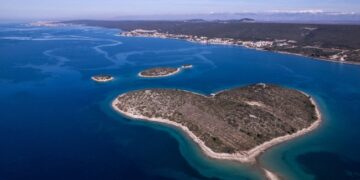 Part Of Croatias Love Heart Shaped Island Fiji For Sale: Top 5 Heart Shape Island In The World Near India, Dil Ke Aakar Ka Island