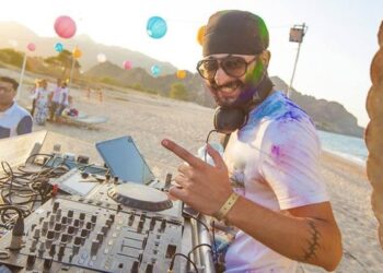 अपनी धुन पर सबको थिरकाने वाले 'डीजे पल्स टोरंटो' से मिलिए, बॉलीवुड सेलेब्स के साथ मंच साझा कर चुके हैं