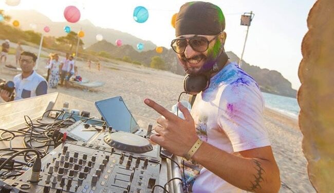 अपनी धुन पर सबको थिरकाने वाले 'डीजे पल्स टोरंटो' से मिलिए, बॉलीवुड सेलेब्स के साथ मंच साझा कर चुके हैं