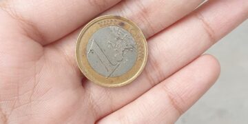 5Rs. In Return, The Rickshaw Puller Gave One Euro Coin To The Person, People Said – Friends, Go For A Tour Of Europe! Ndtv Hindi Ndtv India – 5रु. के बदले रिक्शा वाले ने दिया शख्स को एक यूरो का सिक्का, लोगों ने कहा
