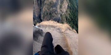 Stairs Are Not For The Weak Hearted, You Will Get Dizzy After Watching The Video, Risk Of Life At Every Step Ndtv Hindi Ndtv India
