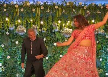 Epic Wedding Dance: Daughter Did Amazing Dance With Father In Wedding, Bride Amazing Dance With Her Father, Papa Ke Sath Beti Ne Kiya Dance