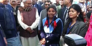 In Front Of Nitish Kumar, The Girl Student Sang Such A Song On De-addiction, Which Made CM Gadgad, Watch Viral Video Ndtv Hindi Ndtv India