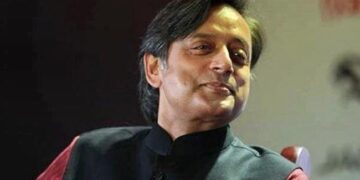 The Person Who Came With The Dictionary In Shashi Tharoors Program, People On The Internet Said – It Is A Necessary Step For His English Ndtv Hindi Ndtv India – शशि थरूर के कार्यक्रम में डिक्शनरी के साथ आया शख्स, इंटरनेट पर लोगों ने कहा