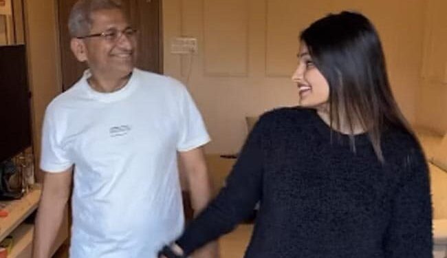 Father-in-law And Daughter-in-law Danced Together, After The Video Went Viral, Said – I Have A Daughter, I Like It! Ndtv Hindi Ndtv India – ससुर और बहू ने एक साथ किया डांस, वीडियो वायरल होने पर कहा