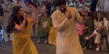 Woman Dances With Husband To Maan Meri Jaan At Their Baby Shower Internet Loves It Video Goes Viral