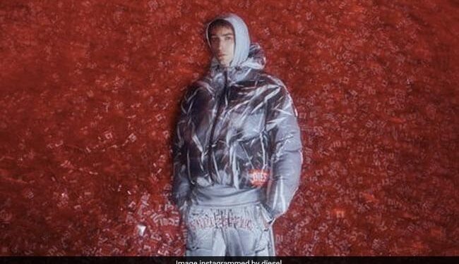 Users Were Shocked To See The Models Ramp Walk In Front Of The Mountain Of Condoms, People Said – What Is This Thing? Ndtv Hindi Ndtv India – कंडोम के पहाड़ के सामने मॉडल का रैंप वॉक देख कर यूज़र्स हुए सन्न, लोगों ने कहा