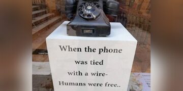 When Phones Were Tied, Humans Were Free, This Tweet Of IAS Is Going Viral On Social Media Ndtv India Ndtv Hindi