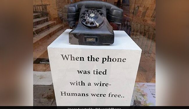 When Phones Were Tied, Humans Were Free, This Tweet Of IAS Is Going Viral On Social Media Ndtv India Ndtv Hindi