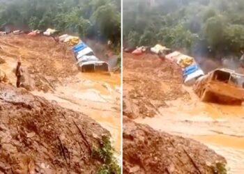Heavy Truck Driver Shocking Video: Truck Driver Crossed Truck From Water In Long Queue Where Because Of Landslide Watterlogged Can Be Seen