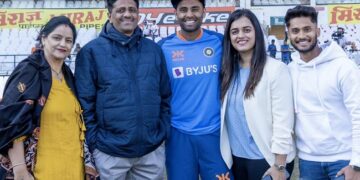 As Soon As He Joined The Test Team, SKY Shared A Picture With His Family, Users Said – Want A Century! Ndtv Hindi Ndtv India – टेस्ट टीम में शामिल होते ही SKY ने फैमिली के साथ शेयर की तस्वीर, यूज़र्स ने कहा