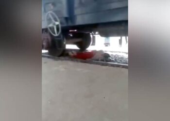 Video: Woman Injured After Train Passes Over Her In Bihar, Train Passed Over Female Teacher, Did Not Even Scratch
