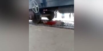 Video: Woman Injured After Train Passes Over Her In Bihar, Train Passed Over Female Teacher, Did Not Even Scratch