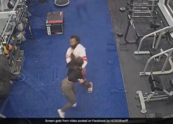The Man Started Forcing Himself In The Gym, The Woman Made Him Miserable With A Fist, Now People Are Praising Ndtv Hindi Ndtv India