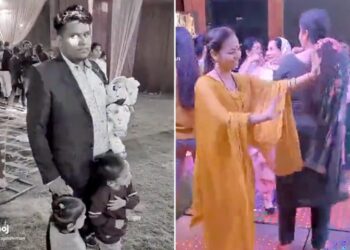 The Wife Was Dancing On The Stage And The Husband Is Watching With The Children, People Are Saying – The Husband Is Responsible – पत्नी स्टेज पर डांस कर रही थी और पति बच्चों को लेकर देख रहा है, लोग कह रहे हैं