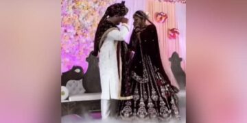 Bride Groom Video: Bride And Groom Crying On The Stage At Wedding Video Goes Viral, Dulha Dulhan Ka Video