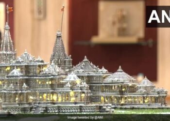 Silver Ram Mandir: A Jeweler From Surat Has Made Silver Replicas Of Ram Mandir, Photo Viral