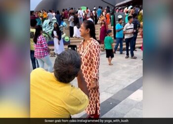 Watch: Elderly Man Trying To Take A Perfect Pic Of His Wife Is Too Cute To Be Missed, Melts Hearts Online