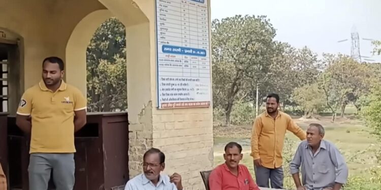 प्रयागराज के इस रेलवे स्टेशन पर टिकट तो खरीदते हैं लोग, मगर ट्रेन में सफ़र क्यों नहीं करते हैं?