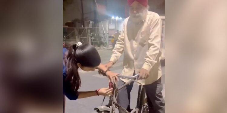IAS Officer Shares Video Of Lucknow Woman Who Equips Safety Light On Bicycles To Curb Accidents