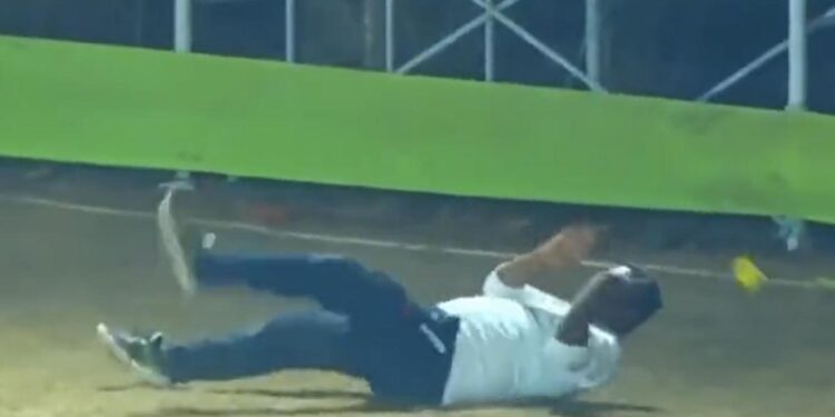 Watch: Fielder Fails To Stop Ball On Cricket Ground, Internet In Splits | Cricket Funny Fielding Video Goes Viral On Social Media