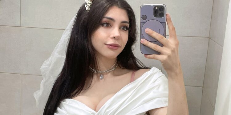 Woman Who Married Herself Is Now Decide To Take Divorce: Woman Claimed To Have Married Herself Then Wanting Divorce 24 Hours Later