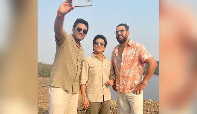 Team India Legend Sachin Tendulkar New Instagram Post Selfie: Sachin Tendulkar Recreates Dil Chahta Hai Moment With Yuvraj Singh And Anil Kumble In Goa