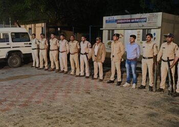 थाना सेंधवा शहर पुलिस द्वारा नाईट काम्बिंग गश्त कर 23 गुण्डे बदमाश तप्तीश कि