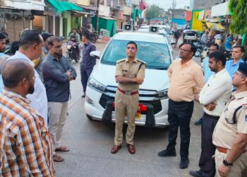 आगामी गुड़ी पड़वा , रमजान एवं रामनवमी के त्यौहार को देखते हुए कलेक्टर साहब और एसपी साहब ने देखी सेंधवा शहर की व्यवस्था