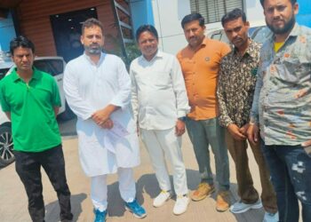 रमज़ान माह में मस्जिदों ,इबादतगाहों ,कबिरस्तानो की साफ सफाई और रौशनी के इंतेज़ाम करने को लेकर ज्ञापन दिया