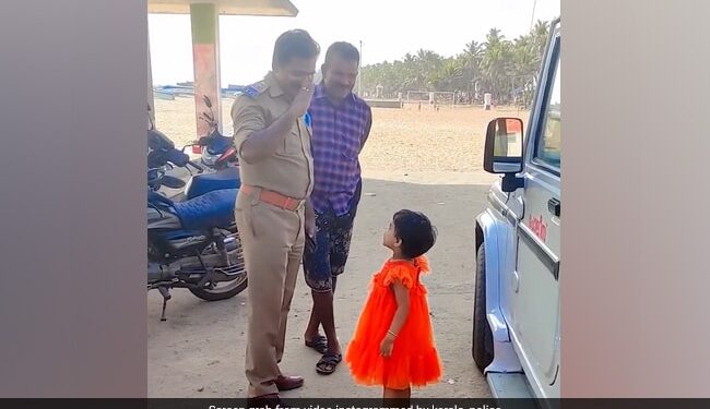 Little Girl Saluting Kerala Cop With A Cute Smile Internet Says Too Adorable