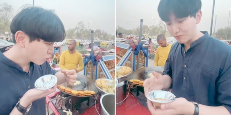 Korean Boy Tries Street Pani Puri Requests For More In Viral Video Desi Internet Is Delighted – कोरियाई लड़के ने सड़क किनारे ठेले पर खाई पानी पुरी, खाकर कही ऐसी बात, लोग बोले