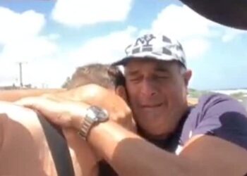 Boy Asked His Girlfriends Father For His Daughters Hand In Such A Way That Everyone Is Getting Emotional After Watching The Video