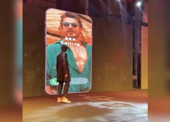 Shadi Ka Video: Man Surprises His Fiancee With Voice Note From Shah Rukh Khan At Wedding Function | Actor Called A Bride To Wish Them Happy Wedding