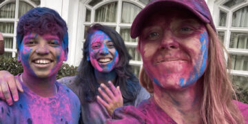 English Cricketer Heather Knight Asks Twitter User Suggestions To Remove Holi Colour From Blonde Hair, Netizens Respond, Jugaad To Remove Holi Colour From Hair