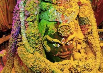 Holi In Mahakal, Holi 2023: Mahakal Holi Herbal Gulal Was Applied To Mahakal In Bhasmart| Holi With Flowers And Herbal Gulal In Mahakaleshwar Temple Ujjain | Devotees Play Holi At Mahakal Mandir, Holika Dahan